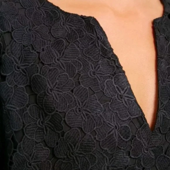 Tuckernuck BLACK V-Neck Lace Jamie black Dress size XS